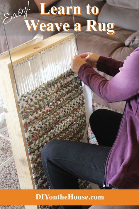 Weave A Rug, Rug Weaving Loom, Weaving Patterns Loom, Weaving Rugs, Rag Rug Diy, Diy Rugs, Rag Rug Tutorial, Braided Rug Diy, Braided Rag Rugs