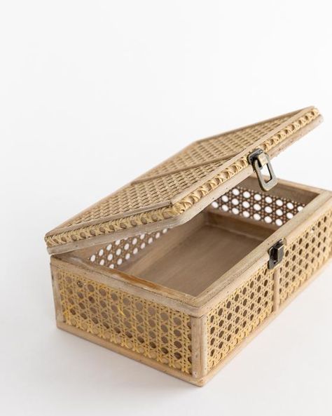 Boho Makeup Organizer, Cane Boxes, Segi Lima, Wood Watch Box, Bamboo Box, Cane Furniture, Welcome To My House, Traditional Look, Bamboo Crafts