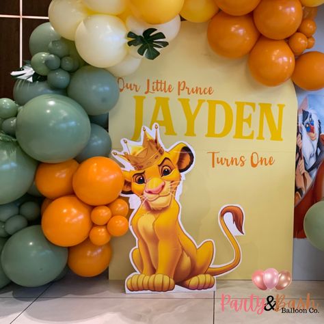 Lion King Balloon Decorations, Lion Birthday Decorations, Simba Theme Birthday Party, Simba Birthday Party Ideas, Lion King Balloons, Lion Birthday Theme, Lion King Party Decorations, Lion King Birthday Party, Balloon Displays