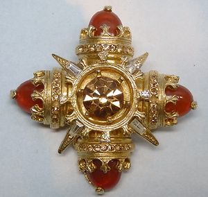 Maltese cross brooch pin. Antique Baroque Brooches With 17 Jewels, Victorian Gold Crucifix Jewelry, Maltese Cross Jewelry, Vintage Beaded Crucifix Jewelry, Cross Brooch, Antique Collectible Crucifix Jewelry, Maltese Cross, Christian Symbols, Holy Cross