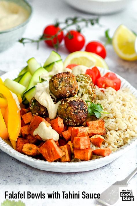 Bowls With Sweet Potato, Cheap Vegan Meal Plan, Falafel Bowls, Falafel Recipe Easy, Cheap Vegan Meals, Cheap Vegan, Falafel Recipe, Vegan Meal Plans, Tahini Sauce