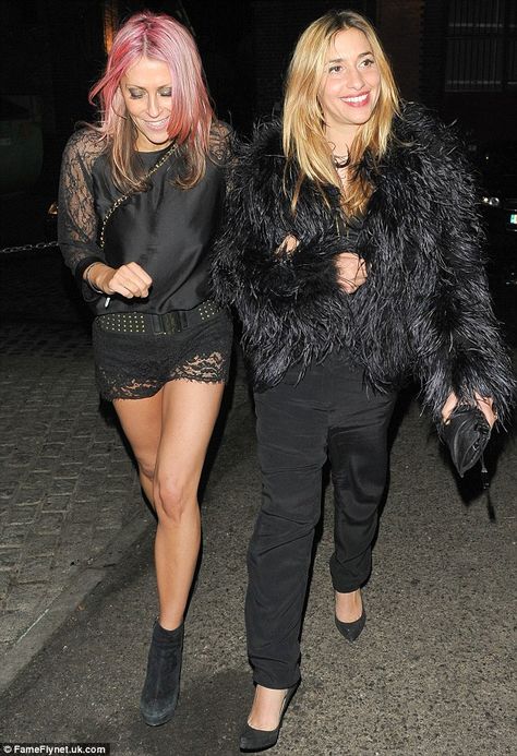 Good friends: Nicole Appleton's links arms with Melanie Blatt as they arrive at the Camden restaurant Nicole Appleton 90s, All Saints Band, Paris Hilton And Nicole Richie 2000s, Paris Hilton And Nicole Lenz, Party Girl 1995, Paris Hilton Partying, Paris And Nicole Partying, 39th Birthday, 90s Girl