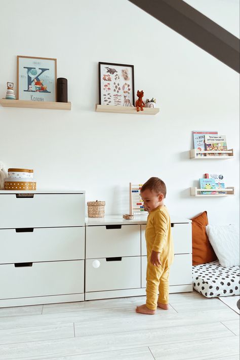 Affordble, simple and easy to do toddler bedroom design. All furniture pieces are from IKEA. NORDLI dressers, BEKVAM spice racks, and MOSSLANDA picture ledges. Kids Dresser Ikea, Nordli Toy Storage, Ikea Nordli Bedroom Ideas, Ikea Besta Kids Room, Dresser Toy Storage, Ikea Kallax Kids Room, Ikea Kids Dresser, Ikea White Drawers, Kallax Kids Room