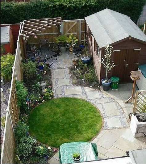 Small Garden Ideas: 44 Practical Tips and Tricks 1 Small Garden Plans, Small Back Gardens, Garden Ideas Uk, Small Garden Landscape, Back Garden Design, Budget Garden, Garden Vines, Garden Design Plans, Low Maintenance Garden