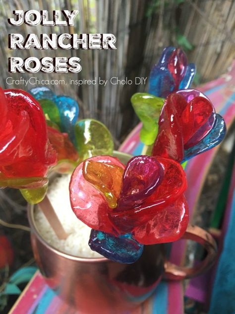 Cholo DIY Candy Roses - The Crafty Chica! Crafts, Latinx art, creative motivation Jolly Rancher Roses, Drunken Candy, Infused Candy, Roses Craft, Jolly Ranchers Candy, Candy Apple Recipe, Jolly Ranchers, Candy Roses, Easy Candy