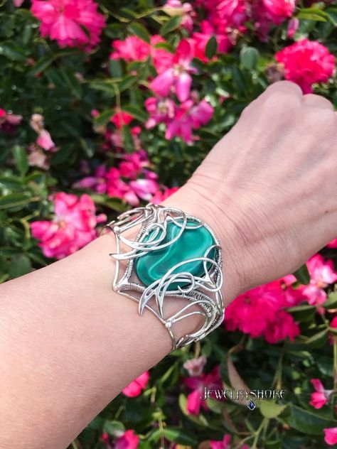 Malachite Silver Cuff Bracelet Wire Wrapped Bracelet Elven Fantasy Jewelry Wire Wrapped Jewelry Art Nouveau Bracelet - Etsy Croatia Malachite Bracelet, Wire Wrapped Bracelet, Natural Gemstone Jewelry, Art Nouveau Jewelry, Jewelry Wire, Unique Handmade Jewelry, Wrapped Jewelry, Fantasy Jewelry, Seed Bead Jewelry