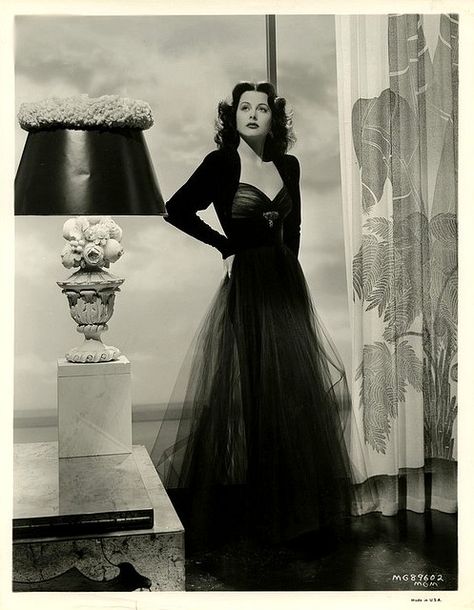 Hedy Lamar. re-pinning because she I gorgeous and I LOVE that dress! 1940s Witch, Vintage Tulle Dress, Klasik Hollywood, 1950s Halloween, Fashion Catwalk, Fancy Stuff, Hedy Lamarr, Vintage Hollywood Glamour, Old Hollywood Glam