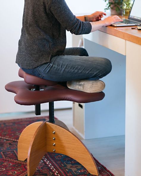 Apparently it's even good for your posture! Desk Chair Ergonomic, Ergonomic Chair Design, Chair Alternatives, Soul Seat, Tall Desk Chair, Artist Chair, Office Refresh, Standing Desk Chair, Adjustable Chair