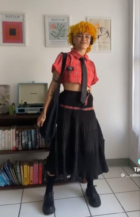 Punk Pride Outfit, Nonbinary Party Outfit, Summer Nonbinary Fashion, Non Binary Summer Outfits, Queer Formal, Terracotta Vibes, Nb Aesthetic, Mass Outfit, Enby Style