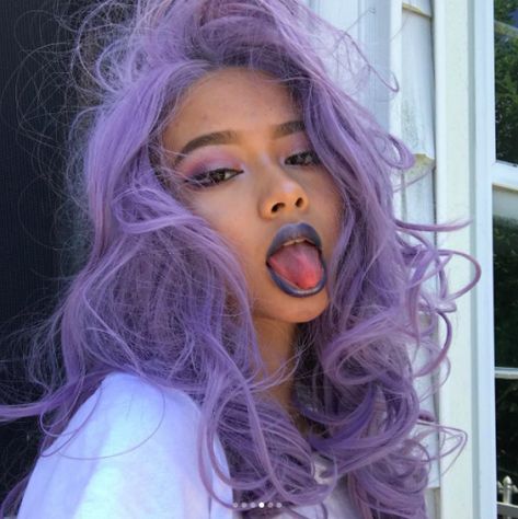 Lavender Hair Ideas, Periwinkle Hair, Girl With Purple Hair, Lavender Hair Colors, Dyed Hair Inspiration, Lavender Hair, Beautiful Curly Hair, Wavy Wig, Sailor Mercury