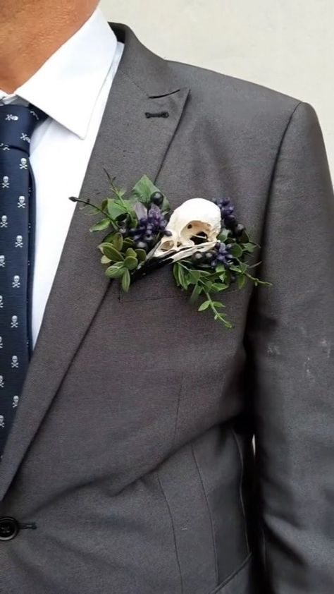 Floral Pocket Square, Funky Wedding, Floral Pocket, Floral Skull, Yes Or No, Alternative Wedding, Wedding Trends, Boutonniere, Pocket Square