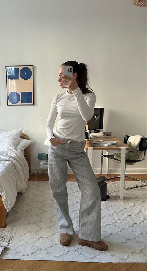 Scandivian Style Outfit, Swedish Hairline, Striped Pants Outfit Aesthetic, Swedish Outfit Street Style, Grey Striped Pants Outfit, Skandi Style Fashion, Swedish Style Fashion, Copenhagen Denmark Fashion, Scandi Pants