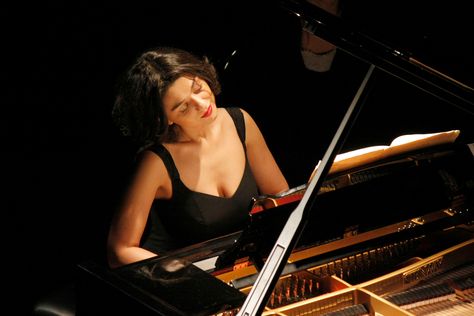 Piano Photoshoot, Piano Aesthetic, Piano Forte, Orchestra Conductor, Khatia Buniatishvili, Theatre Plays, Classical Musicians, Jazz Piano, Piano Player