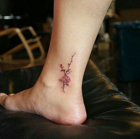 Minimal Sakura Tattoo, Funny Small Tattoos, Small Back Tattoos, Phönix Tattoo, Simple Tattoos For Women, Minimal Tattoos, Ankle Tattoo Designs, Ankle Tattoos For Women, Ankle Tattoos