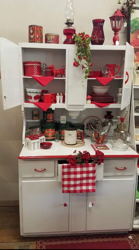 Red And White Farmhouse Kitchen, Red And White Kitchen Ideas, White Kitchen Styling, Red Farmhouse Kitchen, Budget Kitchen Cabinets, China Cabinet Decor, English Cottage Kitchens, Rustic Kitchen Ideas, Hoosier Cabinets