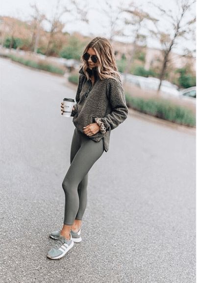 Cella Jane, Look Adidas, Causal Outfits, Legging Outfits, Athleisure Outfits, Sporty Outfits, Active Wear Outfits, Athletic Outfits, Sporty Style