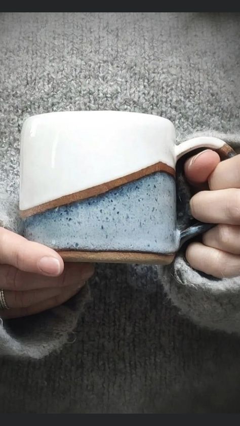 Ceramics Pottery Mugs, Beginner Pottery, Pottery Workshop, Clay Mugs, Pottery Glazes, Ceramics Pottery Art, Thrown Pottery, Ceramics Ideas Pottery, Pottery Designs