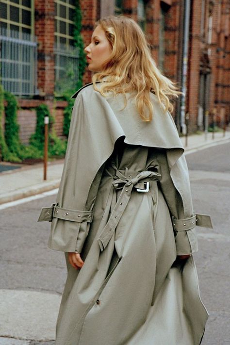 CAARA Oversized Trench Coat | Urban Outfitters Mode Mantel, Oversized Trench, Oversized Trench Coat, Trench Coat Outfit, Trench Coat Style, Classic Trench Coat, Coat Outfits, Trench Coats Women, Fashion Design Clothes