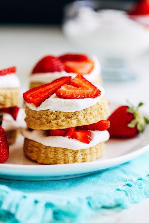 12 Easy Vegan Fourth of July Recipes - Making Thyme for Health Gluten Free Strawberry Shortcake, Honey Dessert, Strawberry Shortcakes, Vegan Gluten Free Desserts, Desserts Vegan, Vegan Dessert, Vegan Sweets, Gluten Free Baking, Vegan Baking