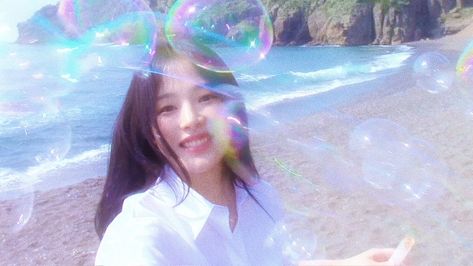 bubble gum mv newjeans minji New Jeans Bubble Gum Mv, Bubble Newjeans, Newjeans Bubble Gum Mv, Newjeans Bubble Gum Aesthetic, New Jeans Bubble Gum, Bubble Gum Newjeans, Newjeans Bubble Gum, Kpop Computer Wallpaper, Bubble Aesthetic