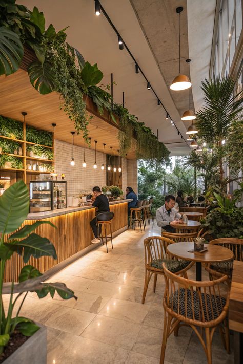 Coffee Bar Styling Trendy Cafe Interior Design, Small Juice Bar Design Ideas, Plant Coffee Bar, Bar Desk Ideas, Coffee Shop Inspiration, Green Coffee Aesthetic, Container Cafe Design Ideas, Nature Coffee Shop, Tropical Cafe Design