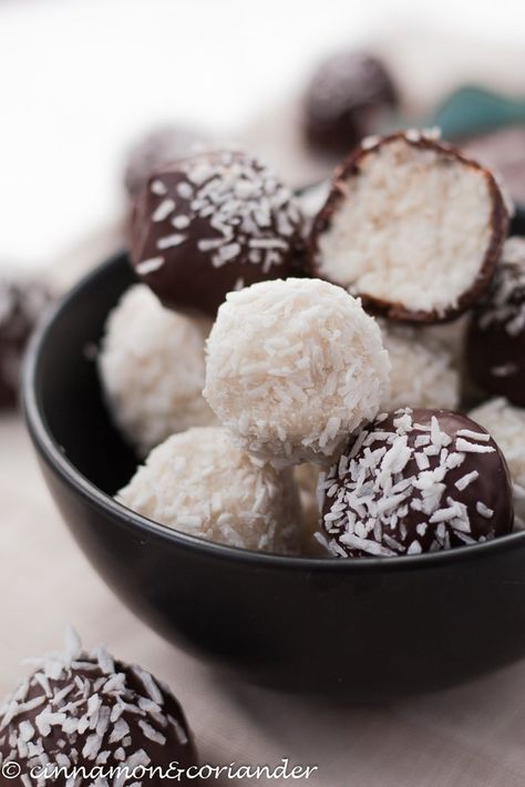 Healthy Vegan Coconut Bounty Chocolates | My easy homemade Bounty and Raffaello Coconut Bliss Balls aka. Coconut Truffles make the perfect healthy Christmas treat or edible present - with no guilt involved whatsoever! It only takes a couple of minutes to whip up this vegan, paleo and sugar-free treat! #paleo #vegan #cleaneating #dessert #sugarfree Coconut Bliss Balls, Healthy Christmas Treats, Coconut Truffles, Sugar Free Treats, Homemade Sweets, Healthy Christmas, Bliss Balls, Almond Flavor, Paleo Vegan