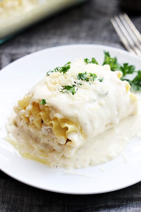 White Chicken Lasagna Rollups Lasagna Recipe Roll Ups, Chicken Lasagna Roll Ups, Chicken Lasagna Rolls, White Chicken Lasagna, Chicken Alfredo Lasagna, Alfredo Lasagna, Lasagna Roll Ups, Resep Pasta, Homemade Pasta Recipe