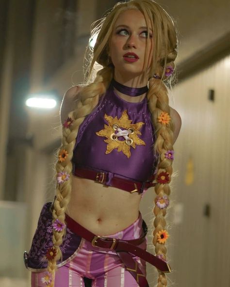 Jinx Rapunzel Cosplay, Jinx Rapunzel, Movie Cosplay Ideas, Cool Cosplay Ideas, Cool Cosplays, Halloween Cosplay Ideas, Cosplay Facil, Arcane Outfits, Rapunzel Inspired Outfit