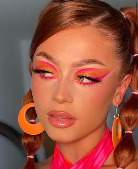 Crazy Eye Makeup Looks, Orange And Pink Makeup, Orange Pink Makeup, Crazy Makeup Looks Creative, Pink And Orange Makeup, Artistic Makeup Creative, Eye Makeup Orange, Retro Eye Makeup, Neon Makeup Looks