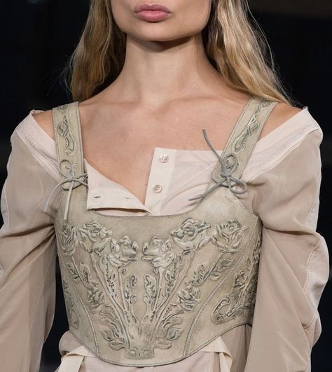 Primrose Everdeen, Kaptan Jack Sparrow, Runway Details, Outfits Spring, Barbie Movies, Swan Lake, Studio S, Looks Vintage, Miu Miu