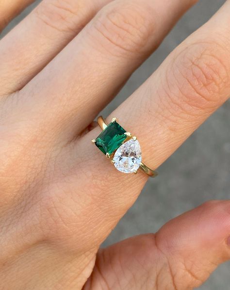 Emily Ratajkowski Engagement Ring, Radiant Cut Ring, Emerald Engagement Ring Green, Ring Green Stone, Stone Wedding Ring, Radiant Cut Rings, Green Stone Ring, Emerald Ring Engagement Diamond, Mothers Ring