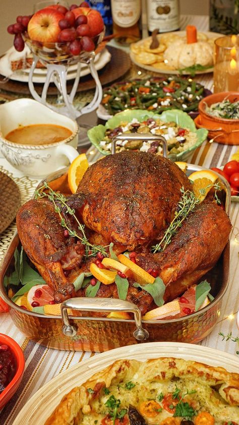 Thanksgiving Dinner 2021! Recipes and Decor ideas! Smoked Turkey Sides, Turkey Sides, Thanksgiving Food Table, Thanksgiving Dinner Decor, Christmas Dinner Menu, Thanksgiving Food, Healthy Family Meals, Smoked Turkey, Event Food