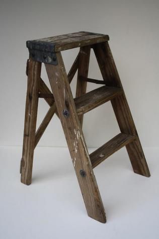 would love except shipping is $1 less than the cost of the actual ladder Garden Ladder Ideas, Wooden Ladder Decor, London Home Decor, Wooden Step Ladder, Wooden Ladders, Garden Ladder, Expensive Decor, Galvanized Tub, Step Stools