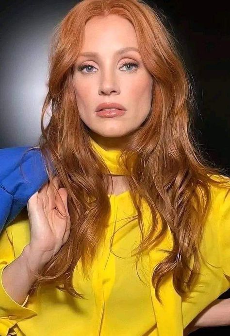 Juilliard School, Warm Blonde Hair, Bright Red Hair, Warm Blonde, Copper Hair Color, Redhead Beauty, Copper Hair, Jessica Chastain, Hair Color Trends