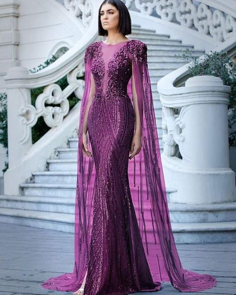 Gowns Dresses With Sleeves, Cape Dresses Wedding, Long Dress With Cape Gowns, Gala Dresses With Sleeves, Purple Evening Gowns Elegant, Mother Of The Bride Cape Dress, Luxury Evening Dress, Long Evening Dresses Elegant With Sleeves, Lavender Mother Of The Bride Dress