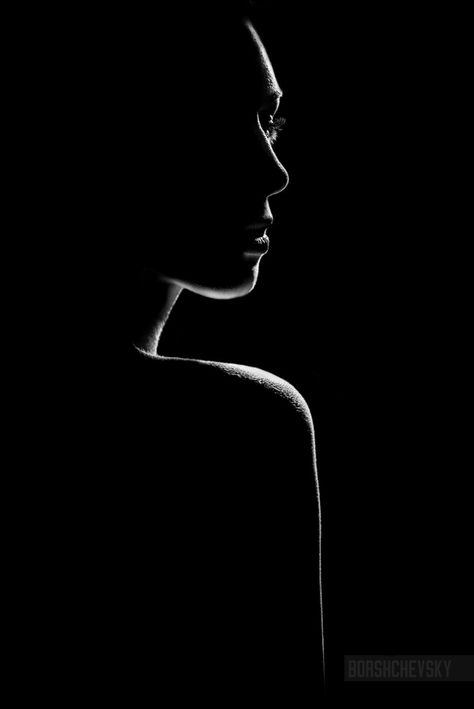 Shadow Portraits, Low Key Portraits, Low Key Photography, Key Photography, Black Paper Drawing, Body Art Photography, Silhouette Photography, Portrait Lighting, Shadow Photography