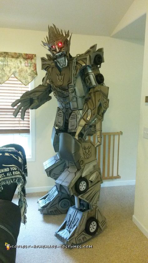 Transformers Trunk Or Treat Ideas, Megatron Costume, Transformers Costumes, Transformer Halloween Costume, Adult Halloween Party Food, Classy Halloween Party, Transformers Ideas, Costumes Homemade, Transformer Costume