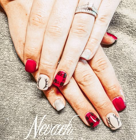 Country Christmas Nails Acrylic, Cow Christmas Nails, Western Christmas Nails Ideas, Western Christmas Nails Acrylic, Antler Nail Art, Christmas Cow Nails, Antler Nails, Winter Western Nails, Christmas Western Nails