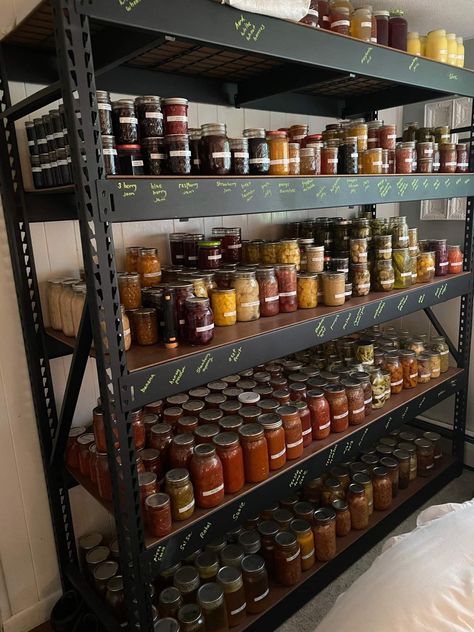 Canning Astetic, Restaurant Storage Organization, Canning Kitchen Layout, Canning Organization, Canning Pantry Storage, Larder Room, Canning Shelves, Canning Room, Pioneer Lifestyle