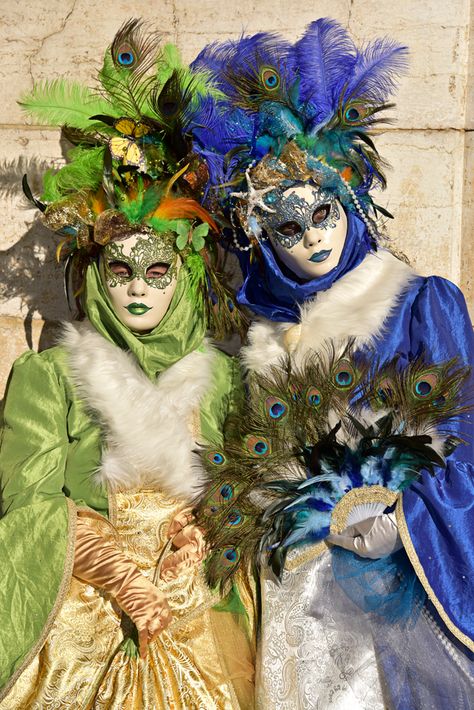 Venice Carnivale, Venice Carnival Costumes, Costume Carnaval, Venice Mask, Venetian Masquerade Masks, Venetian Carnival Masks, Crazy Costumes, Venetian Carnival, Carnival Of Venice