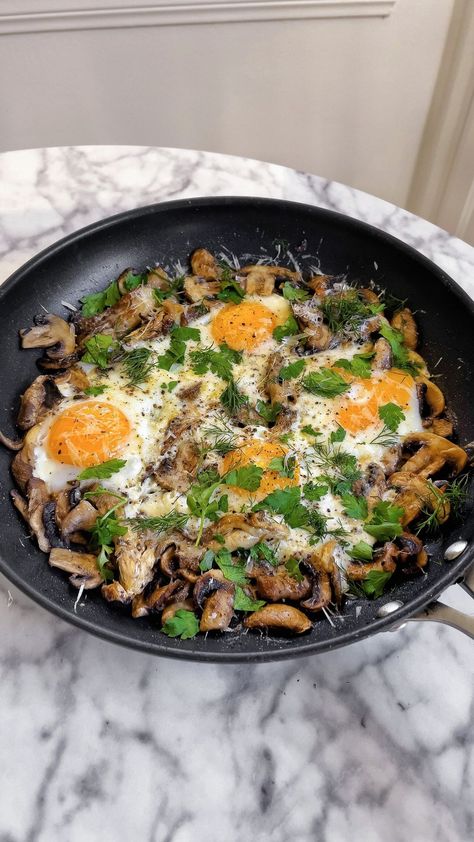 Oyster Mushroom Breakfast, Egg And Mushroom Breakfast, Breakfast With Mushrooms, Mushroom Breakfast Recipes, Mushroom Eggs, Eggs With Mushrooms, Eggs Mushrooms, Mushroom Breakfast, Breaded Mushrooms