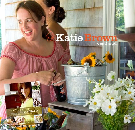 Party Ice Bucket, Katie Brown, Gardening Projects, Floating In Water, Celebrity Chefs, Simple Recipes, Crafty Craft, Diy Home Crafts, Household Hacks