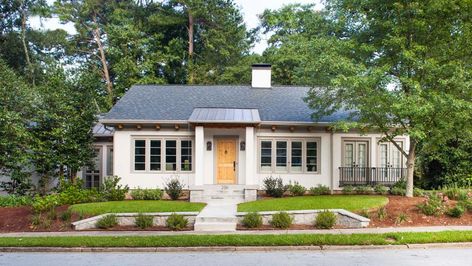 Ranch House Curb Appeal, Ranch House Designs, Ranch House Exterior, Transitional Exterior, Exterior House Remodel, Building A Porch, Bungalow Exterior, Front Porch Design, Stucco Exterior