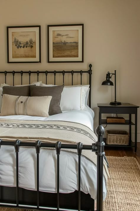 25 Inspiring Black Metal Bed Frame Bedroom Ideas - Roomy Retreat Queen Bed Guest Room Ideas, Metal Bed Frame Decor, Guest Bedroom Ideas Black Bed Frame, Unique Guest Bedroom Ideas, Black Iron Bed Frame Bedroom Ideas, Iron Bed Frame Ideas, Iron Bed Frame Bedroom Decor, Iron Bedframe Room Ideas, Iron Bed Frame Bedroom