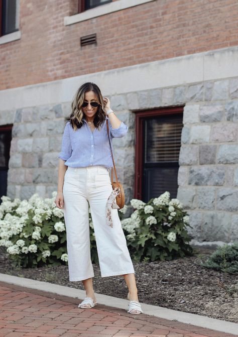 Summer Chic Wide Leg Pants Outfit Summer Casual, Cropped Trousers Outfit, White Wide Leg Pants Outfit, Wide Leg Pants Outfit Summer, Wide Leg Pants Outfit Casual, Europe Clothes, White Pants Casual, White Pants Outfit, Wide Leg Pants Outfit