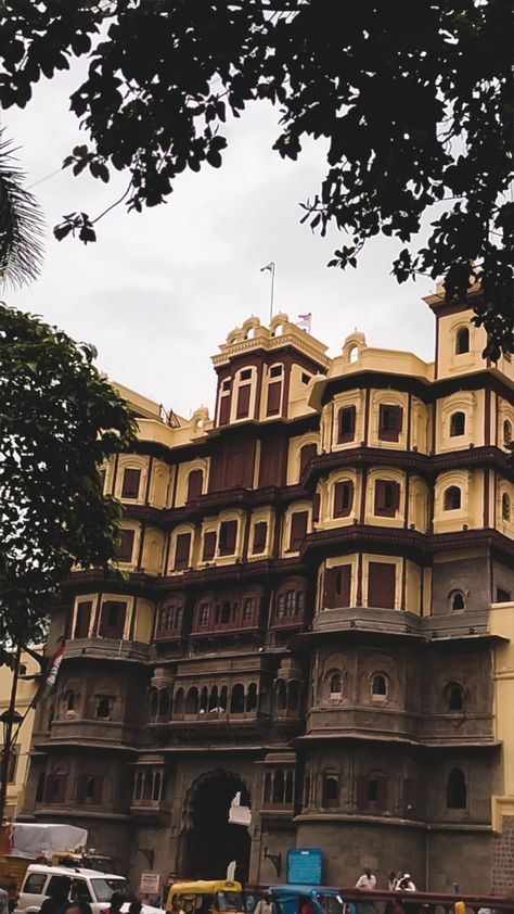 Rajwada Palace Indore, Indore City Photography, Indore Aesthetic, Indore Snap, Rajwada Indore, Anuv Jain, Gym Wallpaper, Travel Pictures Poses, Video Shoot