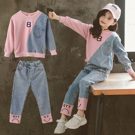 Kids' fashion for winter: Shop the latest collection of warm clothes for kids, including coats, jackets, sweaters, and boots. #kidsfashion #winterfashion Clothes For Girls 10-12, Kids Tracksuits, Girl Baby Clothes, Celana Fashion, Print Outerwear, Sweater Jeans, Costumes For Teens, Cheap Clothing, Spring Girl