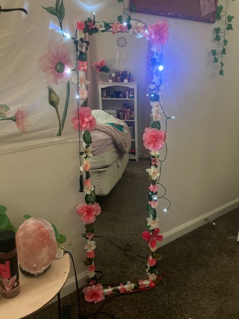 Mirror Diy Flowers, Full Length Mirror Diy, Diy Room Decor For Teens, Flower Mirror, Full Body Mirror, Body Mirror, Length Mirror, Diy Mirror, Diy Room