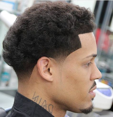 Taper cut Ice Pick Taper, Ice Pick Taper Fade, Taper Fade Afro, Afro Fade Haircut, Types Of Fade Haircut, Low Taper Fade Haircut, Mid Fade Haircut, Taper Cut, Low Taper Fade