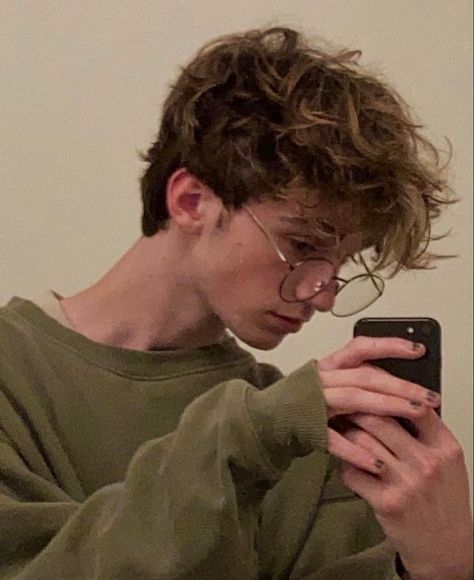 Trans Boy Haircut, Ftm Haircut, Winter Outfits Old Money, Summer Outfits Old Money, Ftm Haircuts, Old Money Summer Outfits, Old Money Winter, Old Money Summer, Aesthetic Old Money